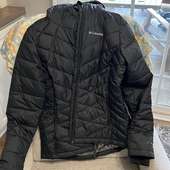 Columbia Heavenly hooded women’s jacket in black sz large

Excellent condition! - Picture 6 of 9